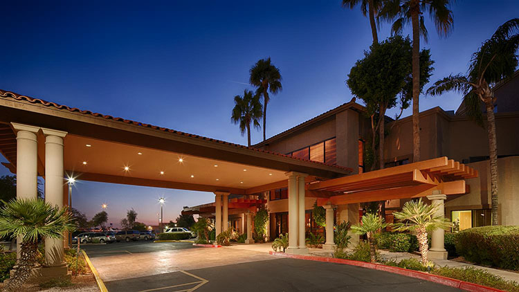 Best Western Plus Scottsdale Thunderbird Suites