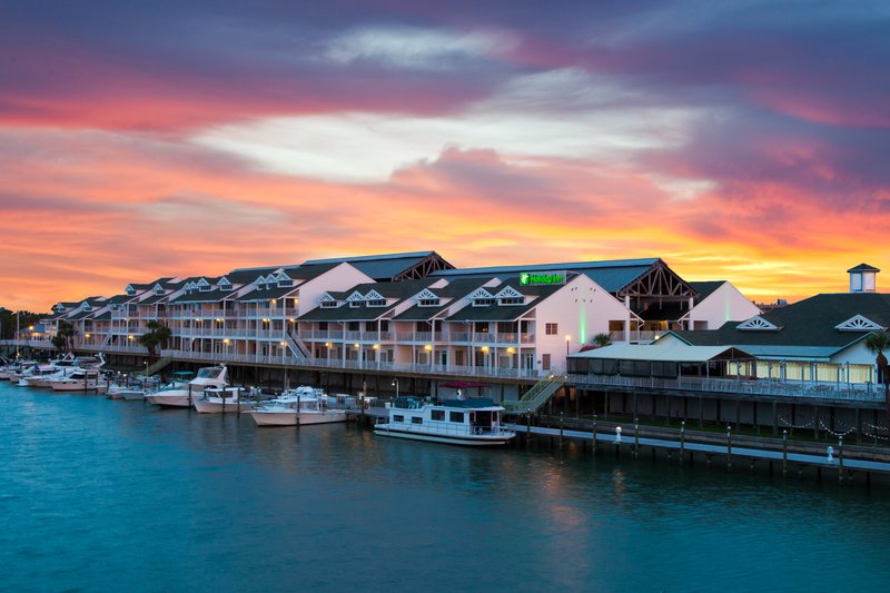 Holiday Inn and Suites Clearwater Beach S-Harbourside