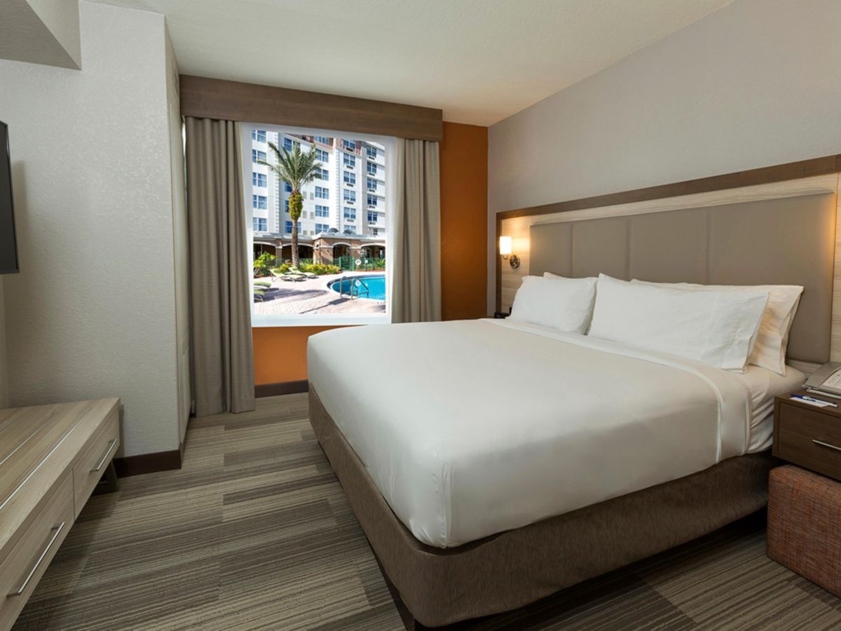 Holiday Inn Express and Suites S Lake Buena Vista