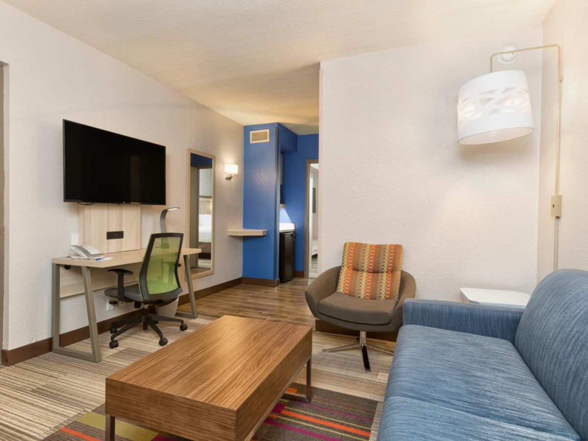 Holiday Inn Express and Suites S Lake Buena Vista